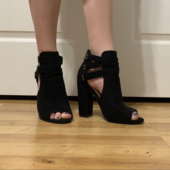 cute heels! - Picture 3 of 4